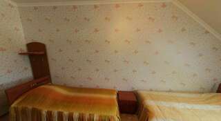 Гостиница Ивановка Полазна Кровать в общем номере с 4 кроватями-2